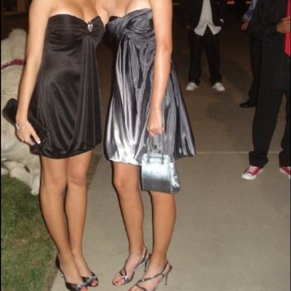 Xscape 2000’s cute Homecoming or prom dress